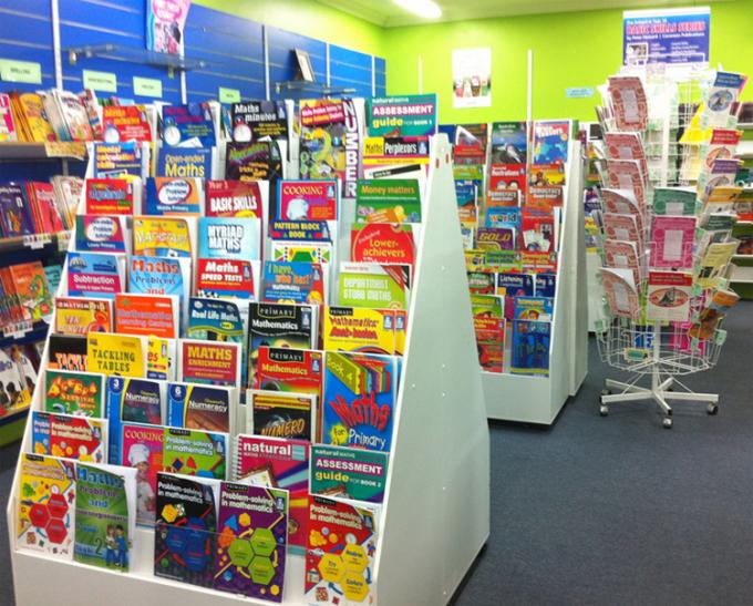 Κινητό εμπορικό ράφι κλωστών καλωδίων επίδειξης βιβλίων κοu'φωμάτων μαγαζί λιανικής πώλησης ευχετήριων καρτών