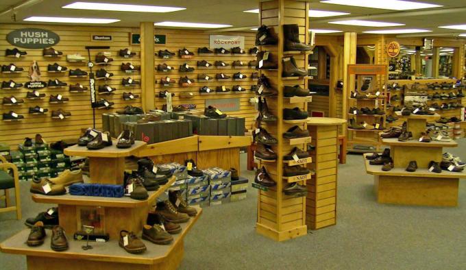 Άνετος εμπνεύστε τα ξύλινα ράφια επίδειξης πάνινων παπουτσιών ραφιών επίδειξης καταστημάτων παπουτσιών